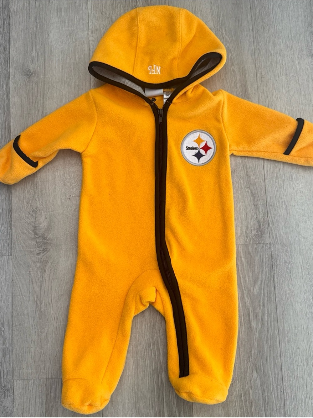 Pittsburgh Steelers Football Footed Sleeper Baby 0 - 3 Months NFL Team Apparel